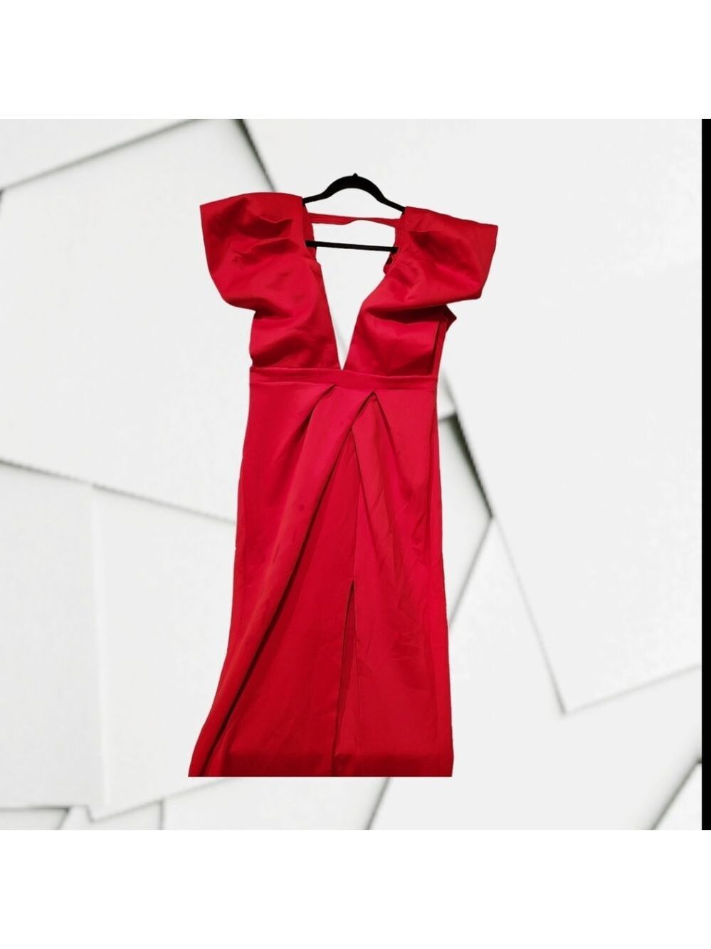 Elegant Red Floor Length Gown, Size L - Picture 9 of 9